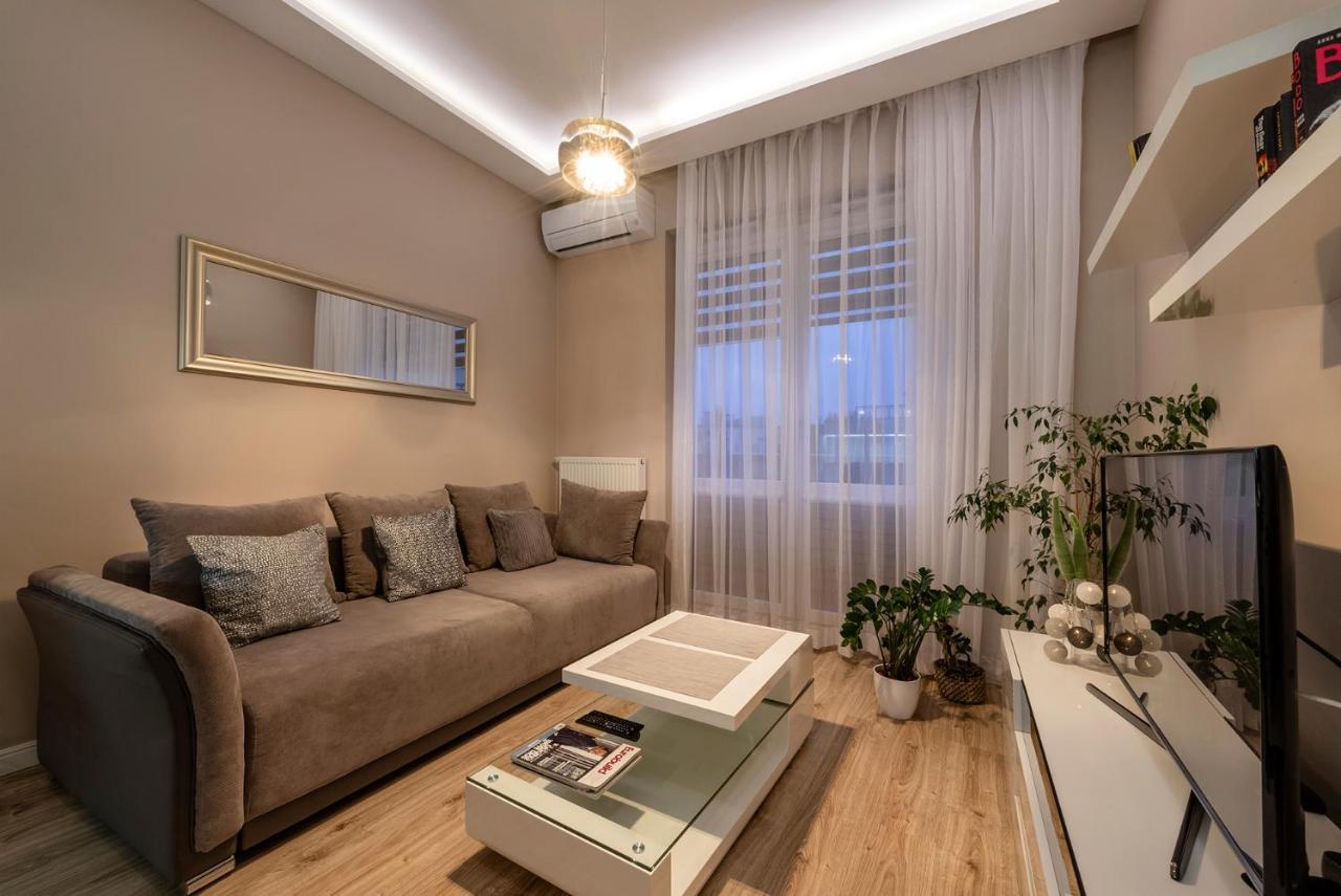 Warsaw - Aparts Lotnisko Okecie Apartamento Exterior foto